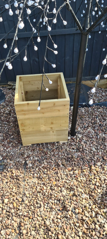 40cm Square wooden Planter in 3 heights