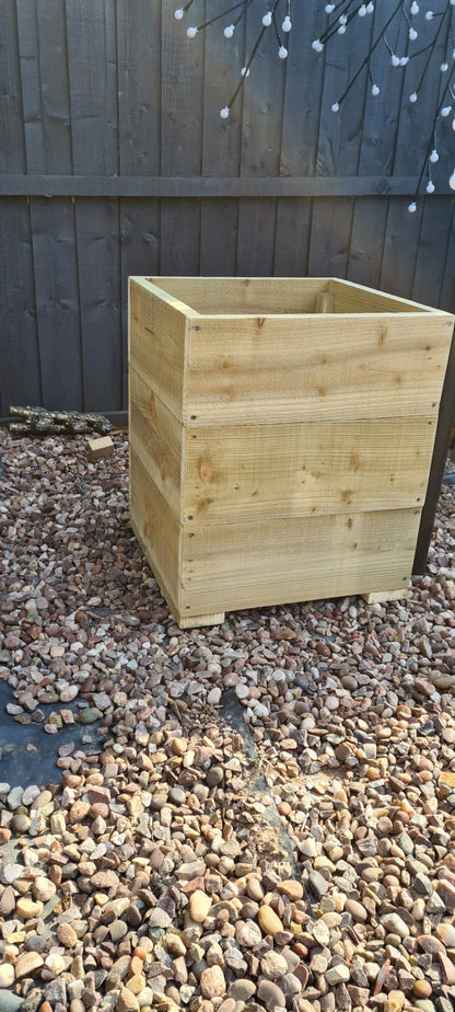 40cm Square wooden Planter in 3 heights